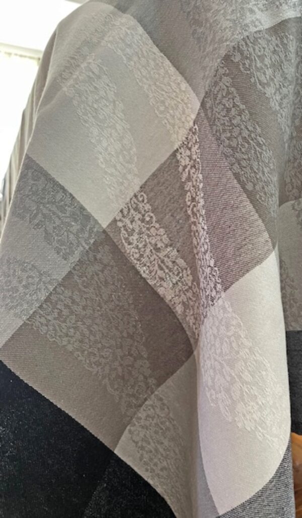 French Jacquard Tablecloth Ondine Gray - Image 4